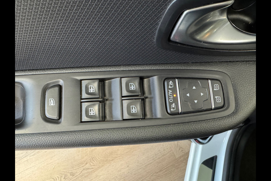 Renault Clio Estate 0.9 TCe Limited AIRCO CRUISE NAVIGATIE BLUETOOTH PDC