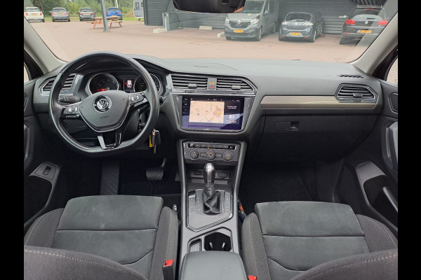 Volkswagen Tiguan Allspace 1.4 TSI Comfortline Business 7p. | Pano | Trekhaak | Stoelverwarming | Navi | ACC | App-connect | Elek. achterklep | All-seasons | Volkswagen Tiguan Allspace 1.4 TSI Comfortline Business 7p. | Pano | Trekhaak | Stoelverwarming | Navi | ACC | App-connect | Elek. achterklep | All-seasons |
