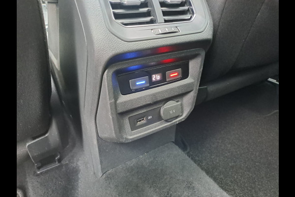 Volkswagen Tiguan Allspace 1.4 TSI Comfortline Business 7p. | Pano | Trekhaak | Stoelverwarming | Navi | ACC | App-connect | Elek. achterklep | All-seasons | Volkswagen Tiguan Allspace 1.4 TSI Comfortline Business 7p. | Pano | Trekhaak | Stoelverwarming | Navi | ACC | App-connect | Elek. achterklep | All-seasons |