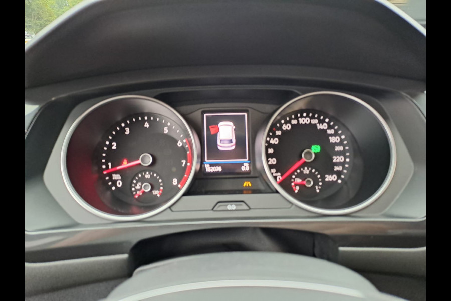 Volkswagen Tiguan Allspace 1.4 TSI Comfortline Business 7p. | Pano | Trekhaak | Stoelverwarming | Navi | ACC | App-connect | Elek. achterklep | All-seasons | Volkswagen Tiguan Allspace 1.4 TSI Comfortline Business 7p. | Pano | Trekhaak | Stoelverwarming | Navi | ACC | App-connect | Elek. achterklep | All-seasons |