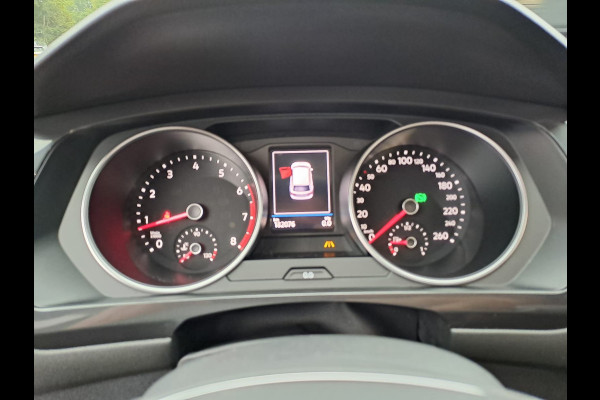 Volkswagen Tiguan Allspace 1.4 TSI Comfortline Business 7p. | Pano | Trekhaak | Stoelverwarming | Navi | ACC | App-connect | Elek. achterklep | All-seasons | Volkswagen Tiguan Allspace 1.4 TSI Comfortline Business 7p. | Pano | Trekhaak | Stoelverwarming | Navi | ACC | App-connect | Elek. achterklep | All-seasons |
