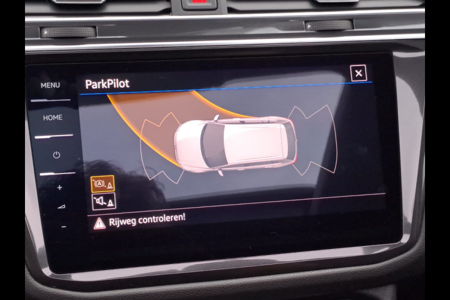 Volkswagen Tiguan Allspace 1.4 TSI Comfortline Business 7p. | Pano | Trekhaak | Stoelverwarming | Navi | ACC | App-connect | Elek. achterklep | All-seasons | Volkswagen Tiguan Allspace 1.4 TSI Comfortline Business 7p. | Pano | Trekhaak | Stoelverwarming | Navi | ACC | App-connect | Elek. achterklep | All-seasons |