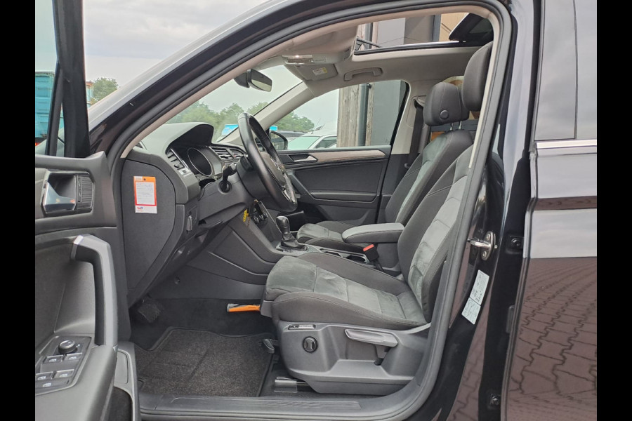 Volkswagen Tiguan Allspace 1.4 TSI Comfortline Business 7p. | Pano | Trekhaak | Stoelverwarming | Navi | ACC | App-connect | Elek. achterklep | All-seasons | Volkswagen Tiguan Allspace 1.4 TSI Comfortline Business 7p. | Pano | Trekhaak | Stoelverwarming | Navi | ACC | App-connect | Elek. achterklep | All-seasons |