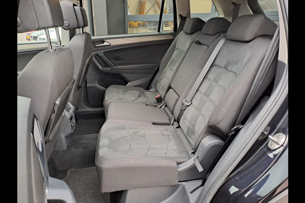 Volkswagen Tiguan Allspace 1.4 TSI Comfortline Business 7p. | Pano | Trekhaak | Stoelverwarming | Navi | ACC | App-connect | Elek. achterklep | All-seasons | Volkswagen Tiguan Allspace 1.4 TSI Comfortline Business 7p. | Pano | Trekhaak | Stoelverwarming | Navi | ACC | App-connect | Elek. achterklep | All-seasons |