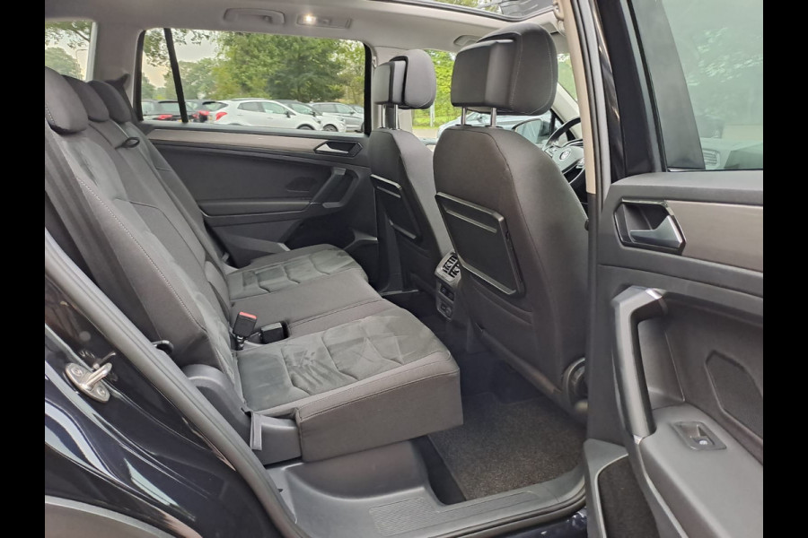 Volkswagen Tiguan Allspace 1.4 TSI Comfortline Business 7p. | Pano | Trekhaak | Stoelverwarming | Navi | ACC | App-connect | Elek. achterklep | All-seasons | Volkswagen Tiguan Allspace 1.4 TSI Comfortline Business 7p. | Pano | Trekhaak | Stoelverwarming | Navi | ACC | App-connect | Elek. achterklep | All-seasons |