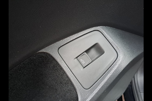 Volkswagen Tiguan Allspace 1.4 TSI Comfortline Business 7p. | Pano | Trekhaak | Stoelverwarming | Navi | ACC | App-connect | Elek. achterklep | All-seasons | Volkswagen Tiguan Allspace 1.4 TSI Comfortline Business 7p. | Pano | Trekhaak | Stoelverwarming | Navi | ACC | App-connect | Elek. achterklep | All-seasons |