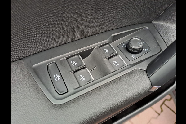 Volkswagen Tiguan Allspace 1.4 TSI Comfortline Business 7p. | Pano | Trekhaak | Stoelverwarming | Navi | ACC | App-connect | Elek. achterklep | All-seasons | Volkswagen Tiguan Allspace 1.4 TSI Comfortline Business 7p. | Pano | Trekhaak | Stoelverwarming | Navi | ACC | App-connect | Elek. achterklep | All-seasons |