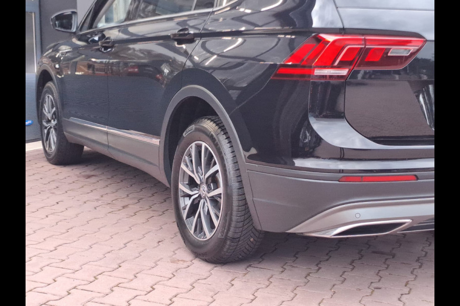 Volkswagen Tiguan Allspace 1.4 TSI Comfortline Business 7p. | Pano | Trekhaak | Stoelverwarming | Navi | ACC | App-connect | Elek. achterklep | All-seasons | Volkswagen Tiguan Allspace 1.4 TSI Comfortline Business 7p. | Pano | Trekhaak | Stoelverwarming | Navi | ACC | App-connect | Elek. achterklep | All-seasons |
