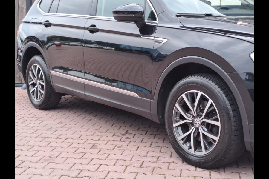 Volkswagen Tiguan Allspace 1.4 TSI Comfortline Business 7p. | Pano | Trekhaak | Stoelverwarming | Navi | ACC | App-connect | Elek. achterklep | All-seasons | Volkswagen Tiguan Allspace 1.4 TSI Comfortline Business 7p. | Pano | Trekhaak | Stoelverwarming | Navi | ACC | App-connect | Elek. achterklep | All-seasons |
