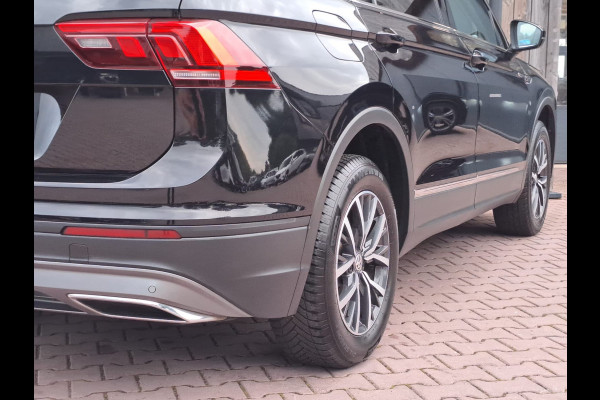 Volkswagen Tiguan Allspace 1.4 TSI Comfortline Business 7p. | Pano | Trekhaak | Stoelverwarming | Navi | ACC | App-connect | Elek. achterklep | All-seasons | Volkswagen Tiguan Allspace 1.4 TSI Comfortline Business 7p. | Pano | Trekhaak | Stoelverwarming | Navi | ACC | App-connect | Elek. achterklep | All-seasons |