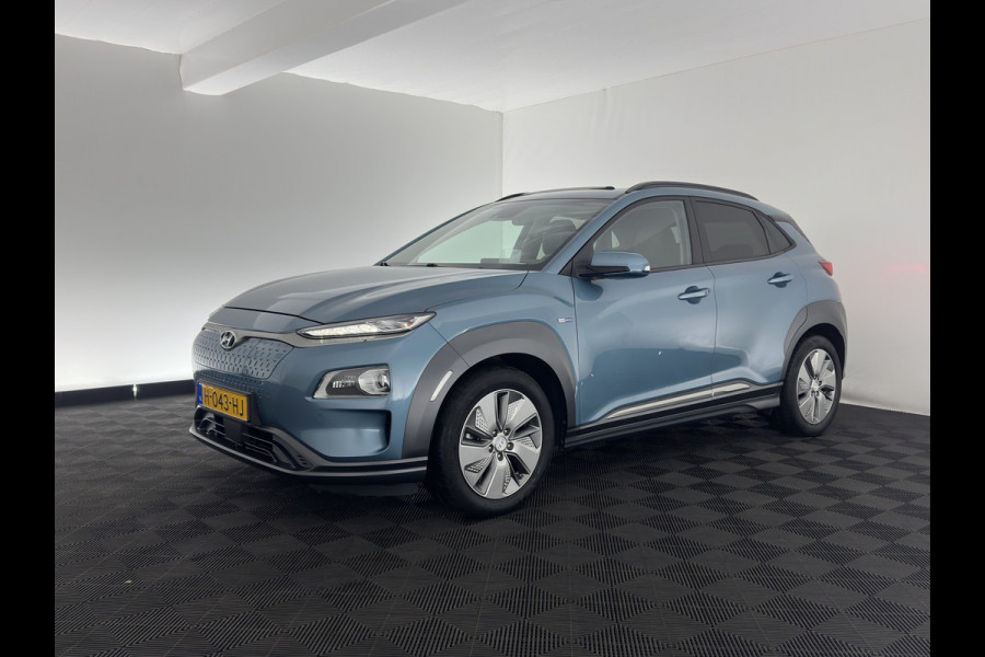 Hyundai Kona EV Premium 64 kWh [ 3-Fase ] {SOH-100%} *PANO | LEATHER | KRELL-AUDIO | HEAD-UP | FULL-LED | NAVI-FULLMAP | DAB | ADAPT.CRUISE | KEYLESS | CAMERA | BLIND-SPOT | LANE-ASSIST | DIGI-COCKPIT | COMFORT-SEATS | TOWBAR | 17''ALU*