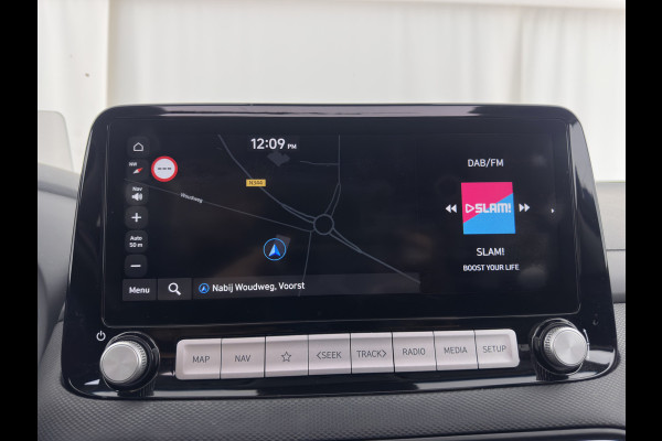 Hyundai Kona EV Premium 64 kWh [ 3-Fase ] {SOH-100%} *PANO | LEATHER | KRELL-AUDIO | HEAD-UP | FULL-LED | NAVI-FULLMAP | DAB | ADAPT.CRUISE | KEYLESS | CAMERA | BLIND-SPOT | LANE-ASSIST | DIGI-COCKPIT | COMFORT-SEATS | TOWBAR | 17''ALU*