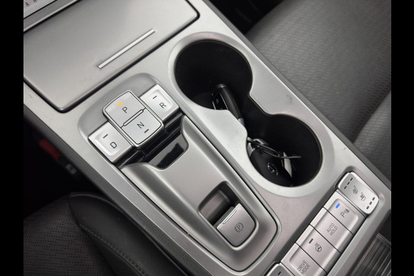 Hyundai Kona EV Premium 64 kWh [ 3-Fase ] {SOH-100%} *PANO | LEATHER | KRELL-AUDIO | HEAD-UP | FULL-LED | NAVI-FULLMAP | DAB | ADAPT.CRUISE | KEYLESS | CAMERA | BLIND-SPOT | LANE-ASSIST | DIGI-COCKPIT | COMFORT-SEATS | TOWBAR | 17''ALU*