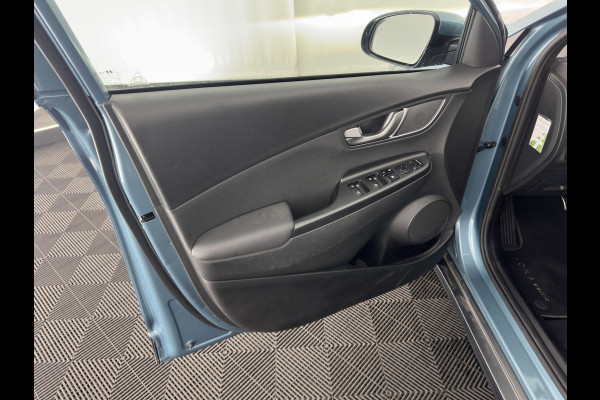 Hyundai Kona EV Premium 64 kWh [ 3-Fase ] {SOH-100%} *PANO | LEATHER | KRELL-AUDIO | HEAD-UP | FULL-LED | NAVI-FULLMAP | DAB | ADAPT.CRUISE | KEYLESS | CAMERA | BLIND-SPOT | LANE-ASSIST | DIGI-COCKPIT | COMFORT-SEATS | TOWBAR | 17''ALU*