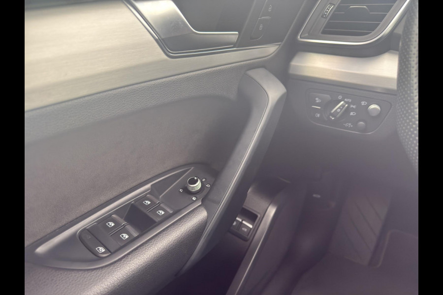 Audi Q5 55 TFSI e quattro Competition S-Line | Luchtvering | Head-Up | 20"| Massage | Panoramadak |