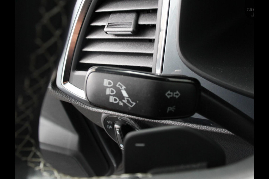 Seat Ateca 1.5 TSI Style Business Intense DSG Navigatie Apple Carplay/Android Auto Camera Parkeersensoren Cruise Control Full Led koplampen Lichtmetalen velgen Virtual Cockpit Getinte ramen Climate Control