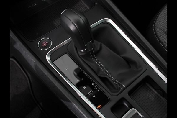 Seat Ateca 1.5 TSI Style Business Intense DSG Navigatie Apple Carplay/Android Auto Camera Parkeersensoren Cruise Control Full Led koplampen Lichtmetalen velgen Virtual Cockpit Getinte ramen Climate Control