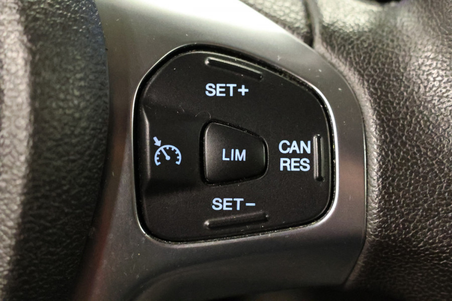 Ford Transit Courier 1.0 100 PK | Navigatie | CarPlay | Cruise control | Stoelverwarming | PDC | Airco | Android auto | MF Stuur | Nieuwe APK | Dealer onderhouden Ford Transit Courier 1.0 100 PK | Navigatie | CarPlay | Cruise control | Stoelverwarming | PDC | Airco | Android auto | MF Stuur | Nieuwe APK | Dealer onderhouden