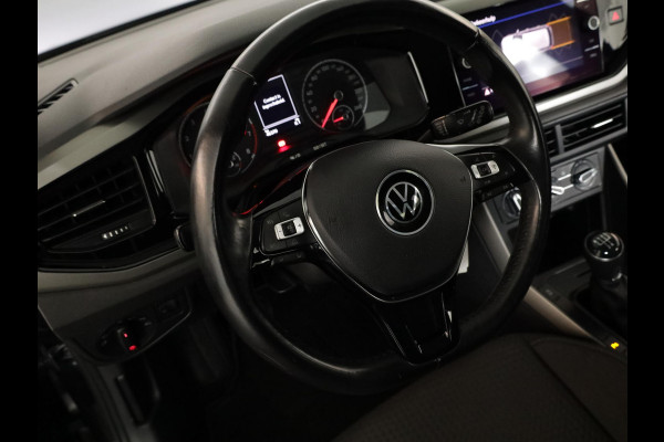 Volkswagen Polo 1.0 TSI R-Line Edition 95 pk | Navigatie via App | Airco | Parkeersensoren | Adaptieve cruise control | Licht- en zicht pakket |