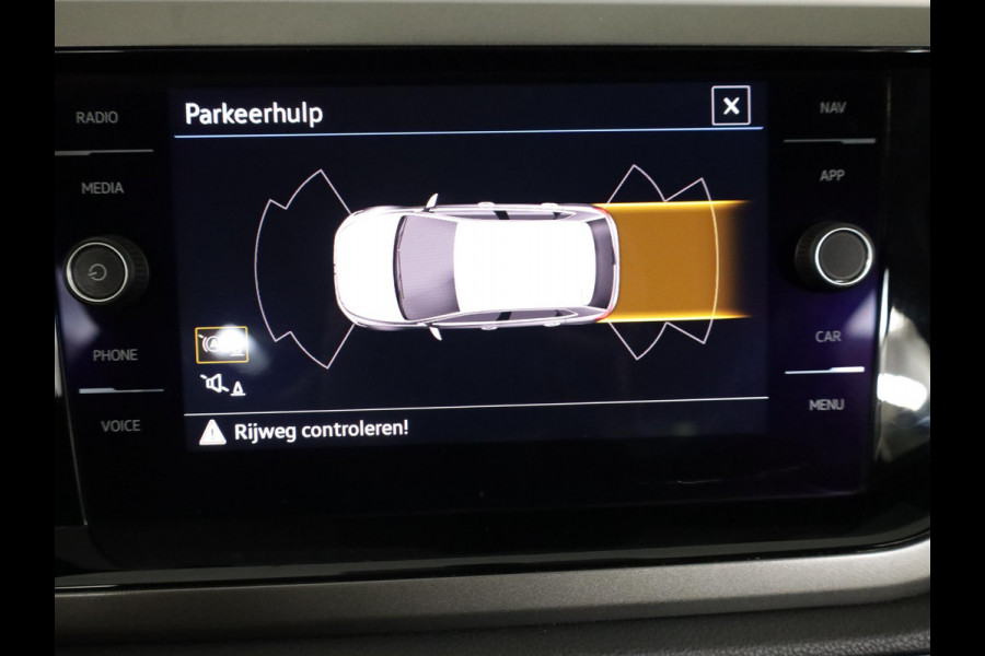 Volkswagen Polo 1.0 TSI R-Line Edition 95 pk | Navigatie via App | Airco | Parkeersensoren | Adaptieve cruise control | Licht- en zicht pakket |