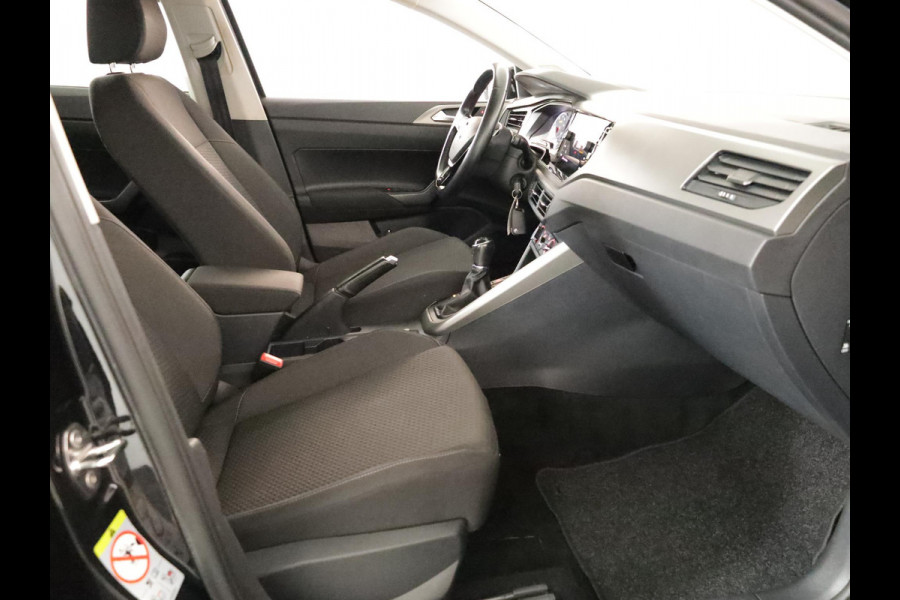 Volkswagen Polo 1.0 TSI R-Line Edition 95 pk | Navigatie via App | Airco | Parkeersensoren | Adaptieve cruise control | Licht- en zicht pakket |