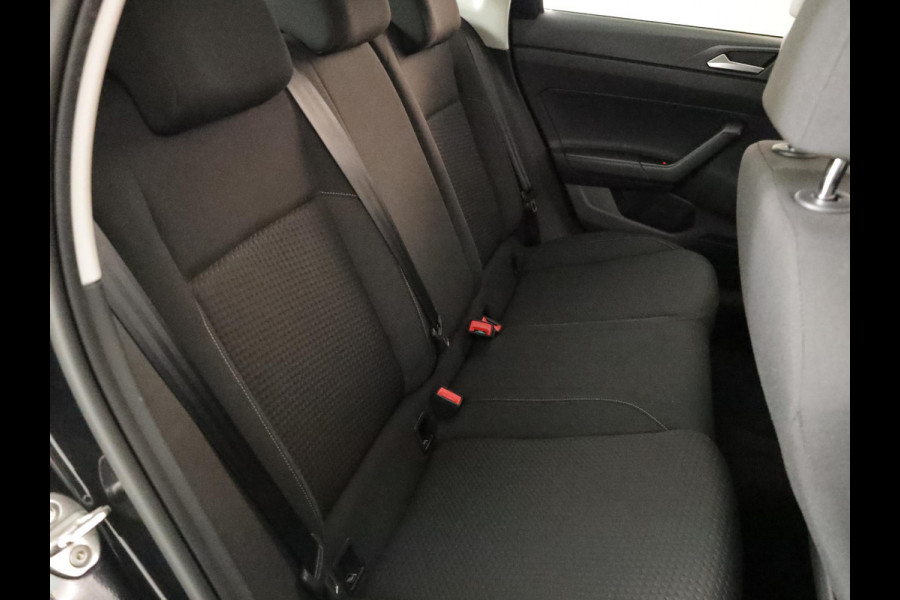 Volkswagen Polo 1.0 TSI R-Line Edition 95 pk | Navigatie via App | Airco | Parkeersensoren | Adaptieve cruise control | Licht- en zicht pakket |