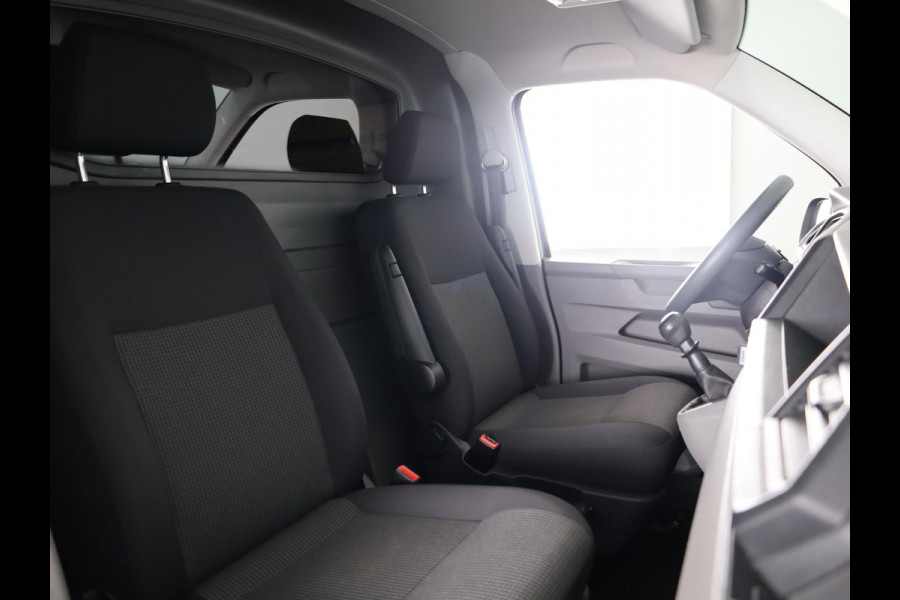 Volkswagen Transporter Eco Business L2 28 2.0 TDI 110 110 pk | Verlengde garantie | Navigatie via App | Trekhaak | Parkeersensoren achter | Cruise control |