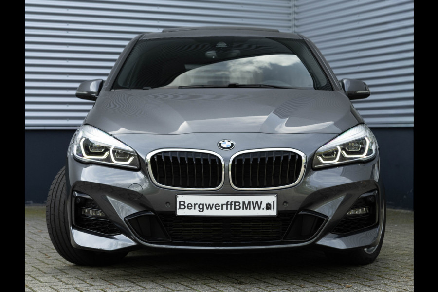 BMW 2 Serie Active Tourer 218i M-Sport - Pano - Memoryzetel - Trekhaak - Camera - LED
