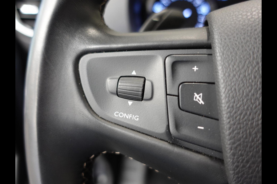 Opel Vivaro L3H1 Dubbele Cabine 144PK Automaat Airco Navi Bluetooth Trekhaak Opel Vivaro L3H1 Dubbele Cabine 144PK Automaat Airco Navi Bluetooth Trekhaak