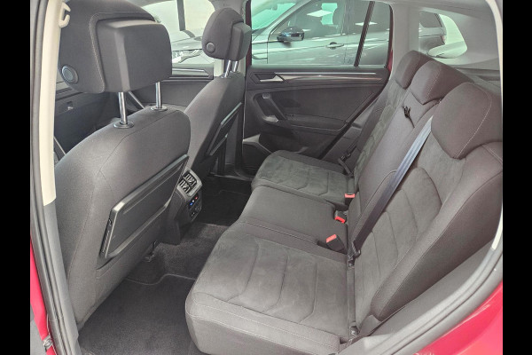 Volkswagen Tiguan 1.5 TSI ACT Highline/R Line/Pano/automaat/1 jaar garantie