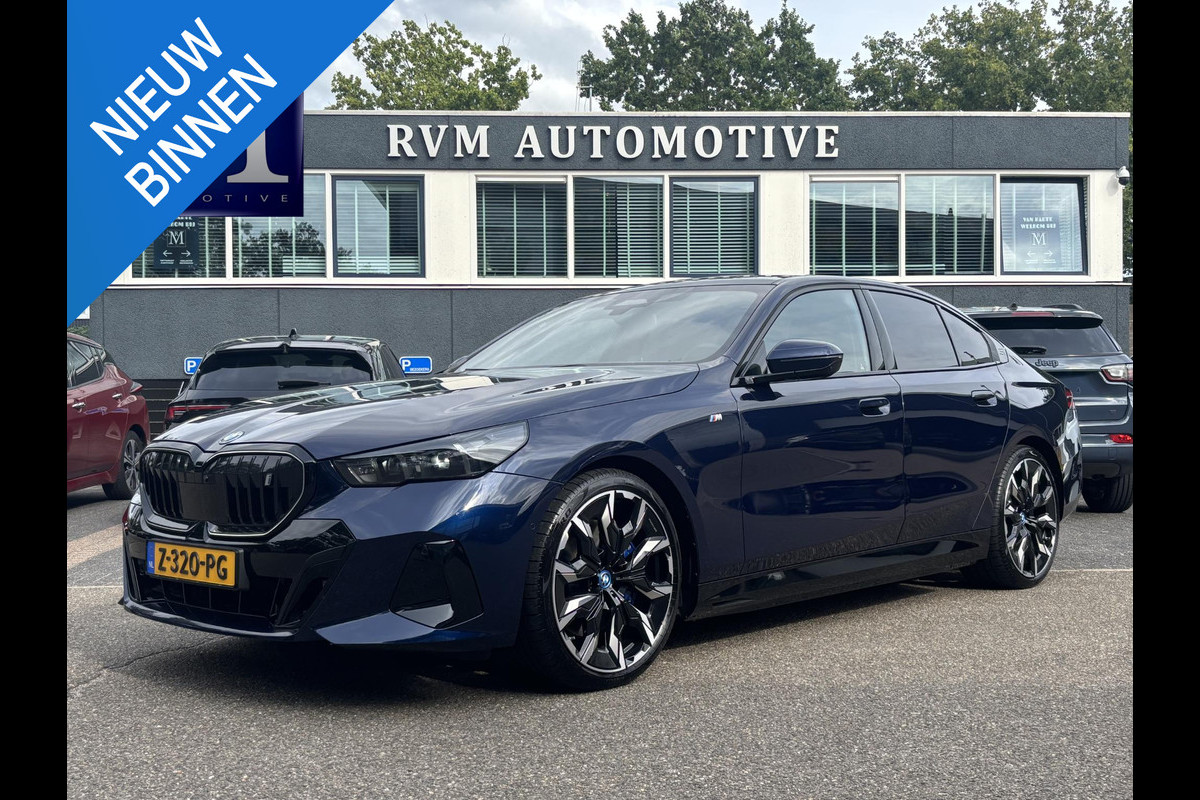 BMW i5 eDrive40 84 kWh M SPORT VAN: 63.900,- VOOR: 58.877,- UW HERFSTVOORDEEL: 5.023,- | MEGA VOL | ORIG. NL | BTW VERREKENBAAR | t/m 05-2027 FABRIEKSGARANTIE BMW i5 eDrive40 84 kWh M SPORT VAN: 63.900,- VOOR: 58.877,- UW HERFSTVOORDEEL: 5.023,- | MEGA VOL | ORIG. NL | BTW VERREKENBAAR | t/m 05-2027 FABRIEKSGARANTIE