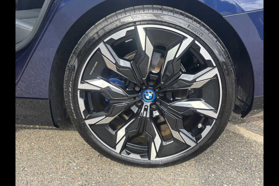 BMW i5 eDrive40 84 kWh M SPORT VAN: 63.900,- VOOR: 58.877,- UW HERFSTVOORDEEL: 5.023,- | MEGA VOL | ORIG. NL | BTW VERREKENBAAR | t/m 05-2027 FABRIEKSGARANTIE