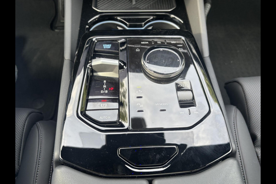 BMW i5 eDrive40 84 kWh M SPORT VAN: 63.900,- VOOR: 58.877,- UW HERFSTVOORDEEL: 5.023,- | MEGA VOL | ORIG. NL | BTW VERREKENBAAR | t/m 05-2027 FABRIEKSGARANTIE
