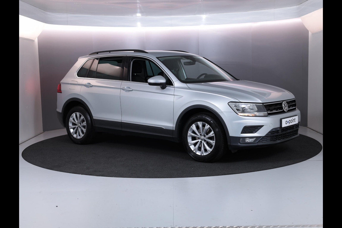 Volkswagen Tiguan 1.5 TSI Comfortline 130pk 6bak| Navi| Trekhaak| 17'LM-velgen Volkswagen Tiguan 1.5 TSI Comfortline 130pk 6bak| Navi| Trekhaak| 17'LM-velgen