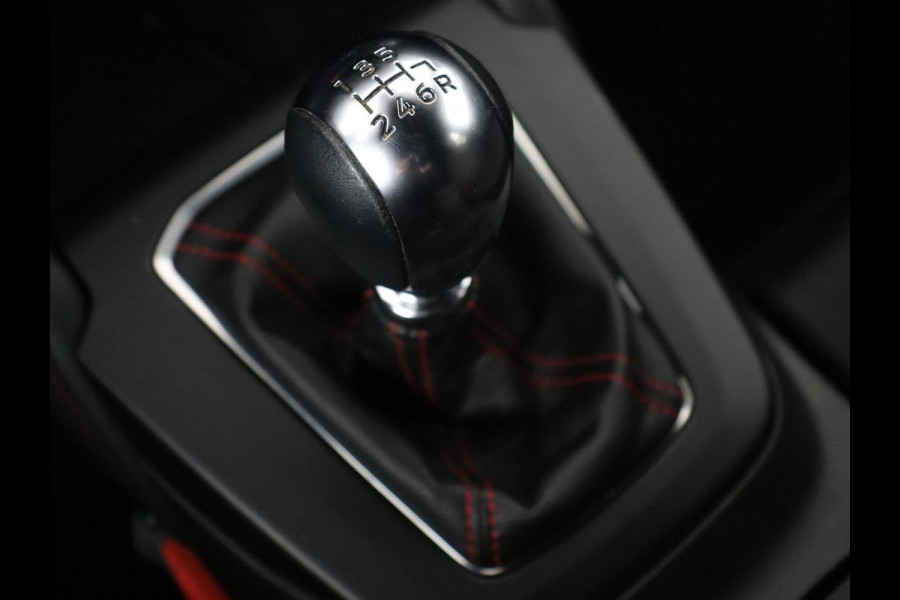 Ford FOCUS Wagon 1.0 EcoBoost Hybrid ST Line X | Trekhaak | LED | Carplay | Navigatie | Cruise Control | Camera | Navigatie