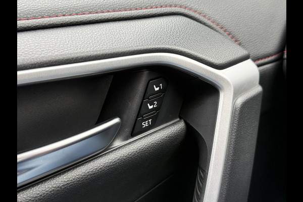 Toyota RAV4 2.5 Plug-in Hybrid AWD Bi-Tone Plus | Trekhaak | Leder | ACC | 360* Camera | LED | HUD