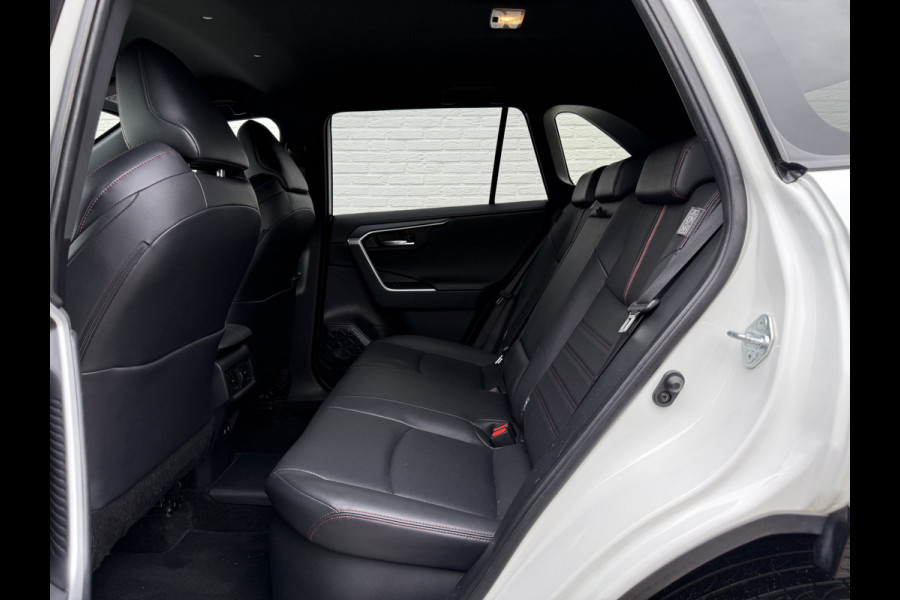 Toyota RAV4 2.5 Plug-in Hybrid AWD Bi-Tone Plus | Trekhaak | Leder | ACC | 360* Camera | LED | HUD