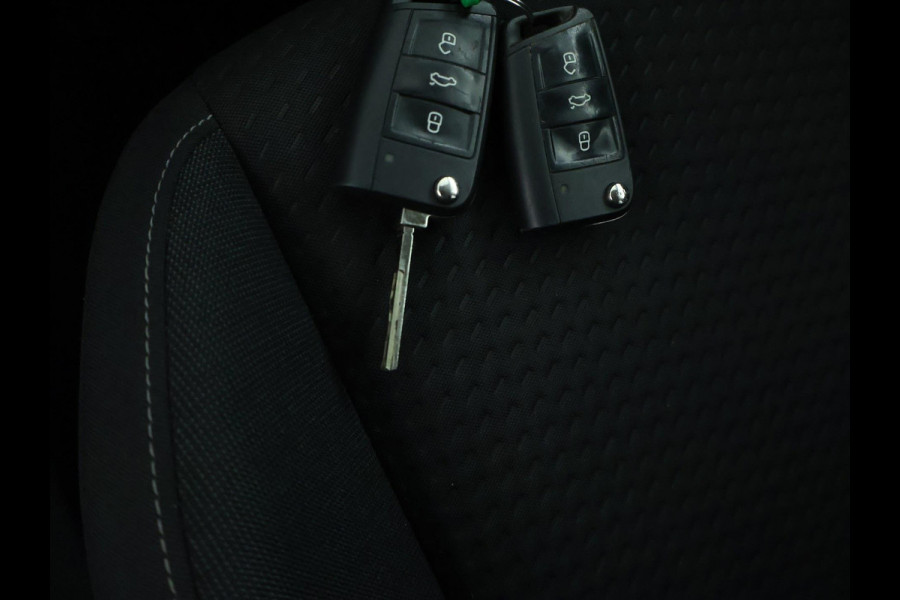 Volkswagen Polo 1.0 TSI Comfortline NAVI | CarPlay | LMV
