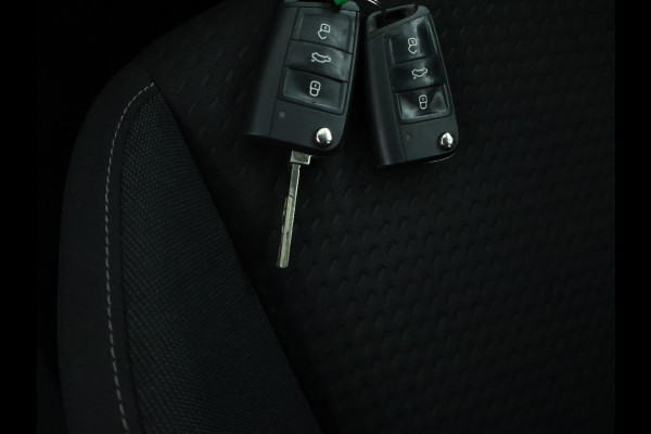 Volkswagen Polo 1.0 TSI Comfortline NAVI | CarPlay | LMV