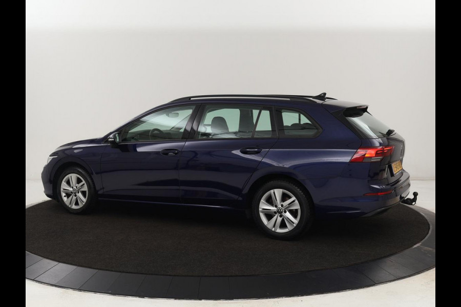 Volkswagen GOLF Variant 1.0 eTSI Life | LED | Elektrische Trekhaak | Carplay | Adaptive Cruise | PDC | Navigatie | Sfeerverlichting