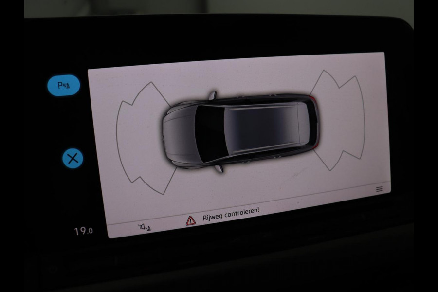 Volkswagen GOLF Variant 1.0 eTSI Life | LED | Elektrische Trekhaak | Carplay | Adaptive Cruise | PDC | Navigatie | Sfeerverlichting