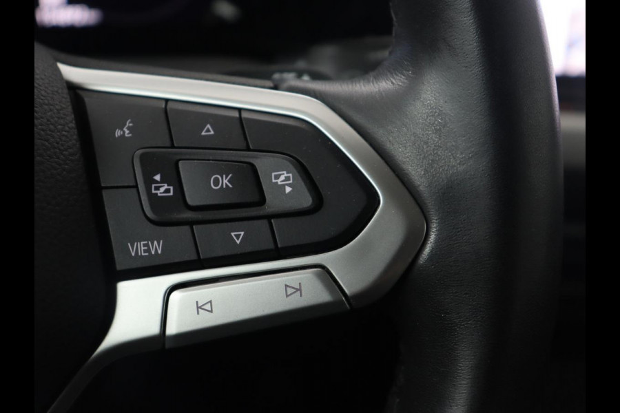 Volkswagen GOLF Variant 1.0 eTSI Life | LED | Elektrische Trekhaak | Carplay | Adaptive Cruise | PDC | Navigatie | Sfeerverlichting
