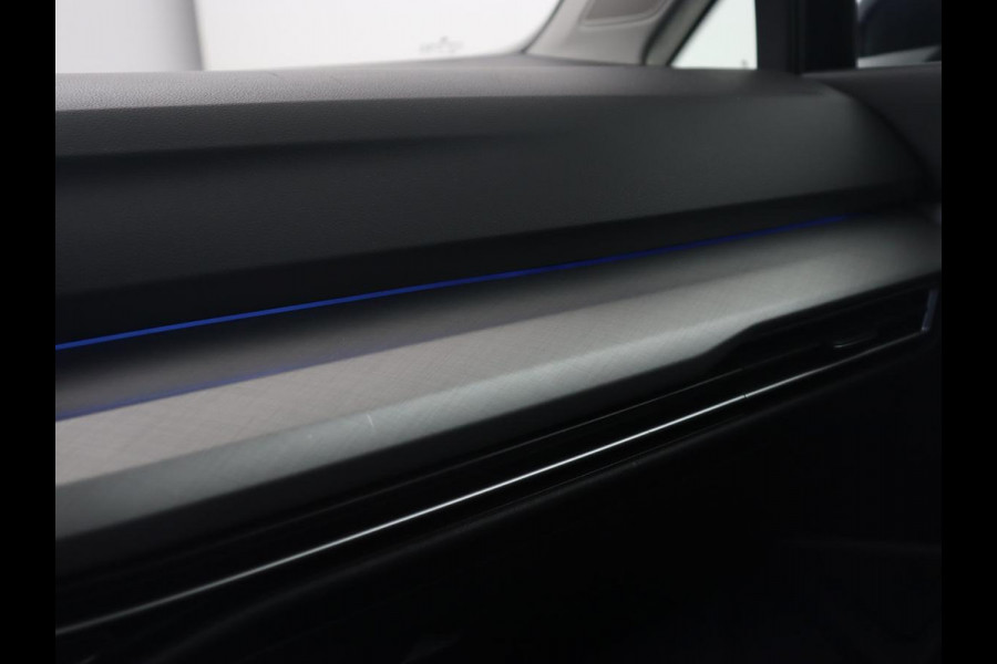 Volkswagen GOLF Variant 1.0 eTSI Life | LED | Elektrische Trekhaak | Carplay | Adaptive Cruise | PDC | Navigatie | Sfeerverlichting