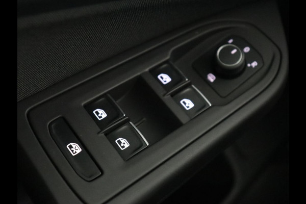 Volkswagen GOLF Variant 1.0 eTSI Life | LED | Elektrische Trekhaak | Carplay | Adaptive Cruise | PDC | Navigatie | Sfeerverlichting