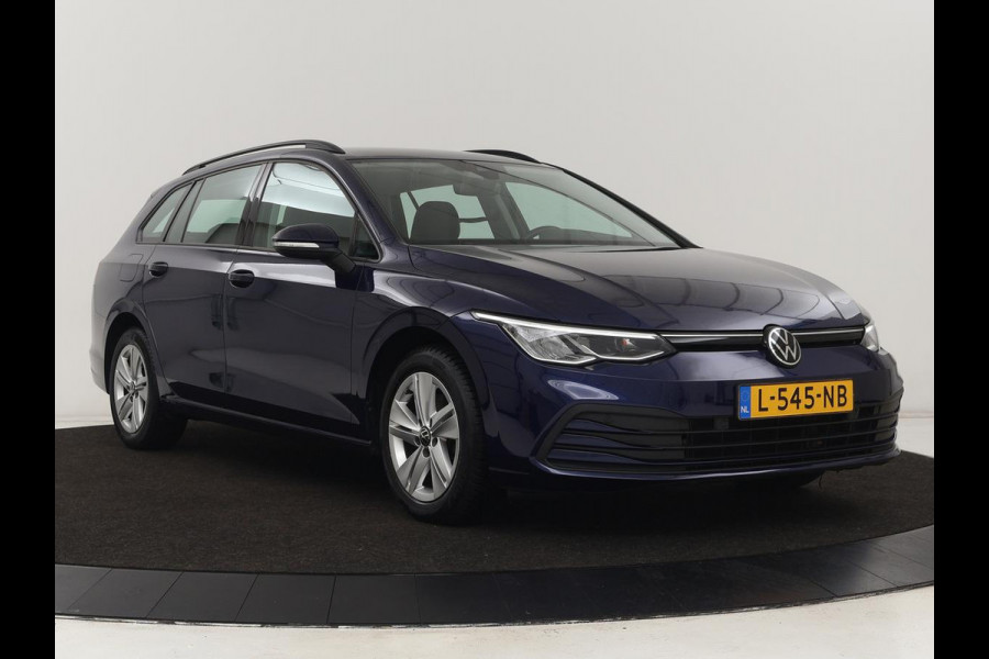 Volkswagen GOLF Variant 1.0 eTSI Life | LED | Elektrische Trekhaak | Carplay | Adaptive Cruise | PDC | Navigatie | Sfeerverlichting
