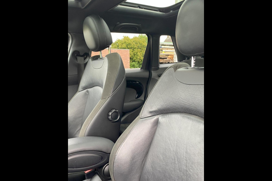 MINI Cooper S 2.0 Chili Serious Business JCW/ Pano/ Leer/ Sfeer/ H&K