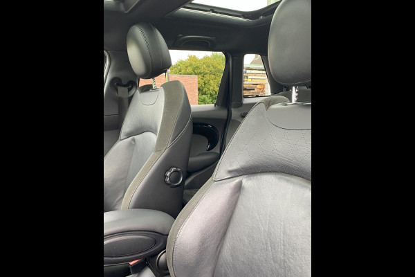 MINI Cooper S 2.0 Chili Serious Business JCW/ Pano/ Leer/ Sfeer/ H&K