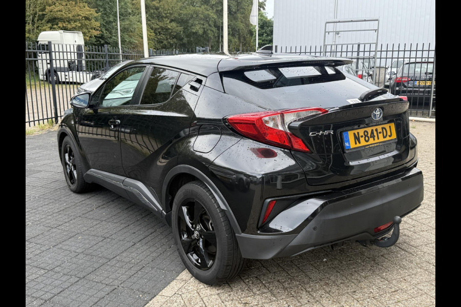 Toyota C-HR 1.8 Hybrid Dynamic Navi. GARANTIE TOT 08-2028! . AFNEEMBARE TREKHAAK. ADAPTIEVE CRUISE CONTROL. PARKEERSENSOREN VOOR & ACHTER.