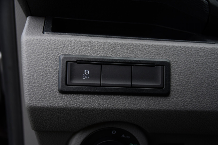 Volkswagen Transporter 2.0 TDI L1H1 30 Black Edition Cruise, Sensoren, Carplay, 150PK, Automaat, Trekhaak, Stoelverwarming, Standkachel Volkswagen Transporter 2.0 TDI L1H1 30 Black Edition Cruise, Sensoren, Carplay, 150PK, Automaat, Trekhaak, Stoelverwarming, Standkachel