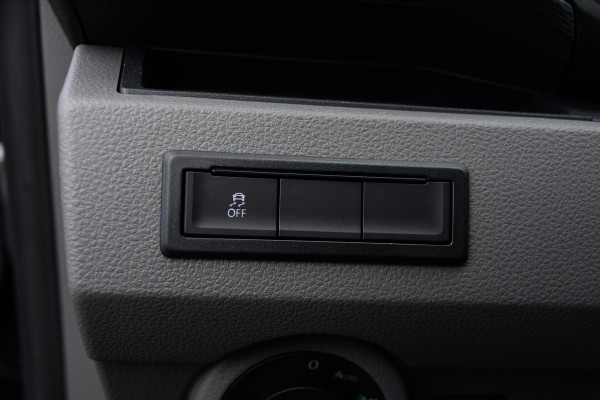 Volkswagen Transporter 2.0 TDI L1H1 30 Black Edition Cruise, Sensoren, Carplay, 150PK, Automaat, Trekhaak, Stoelverwarming, Standkachel Volkswagen Transporter 2.0 TDI L1H1 30 Black Edition Cruise, Sensoren, Carplay, 150PK, Automaat, Trekhaak, Stoelverwarming, Standkachel